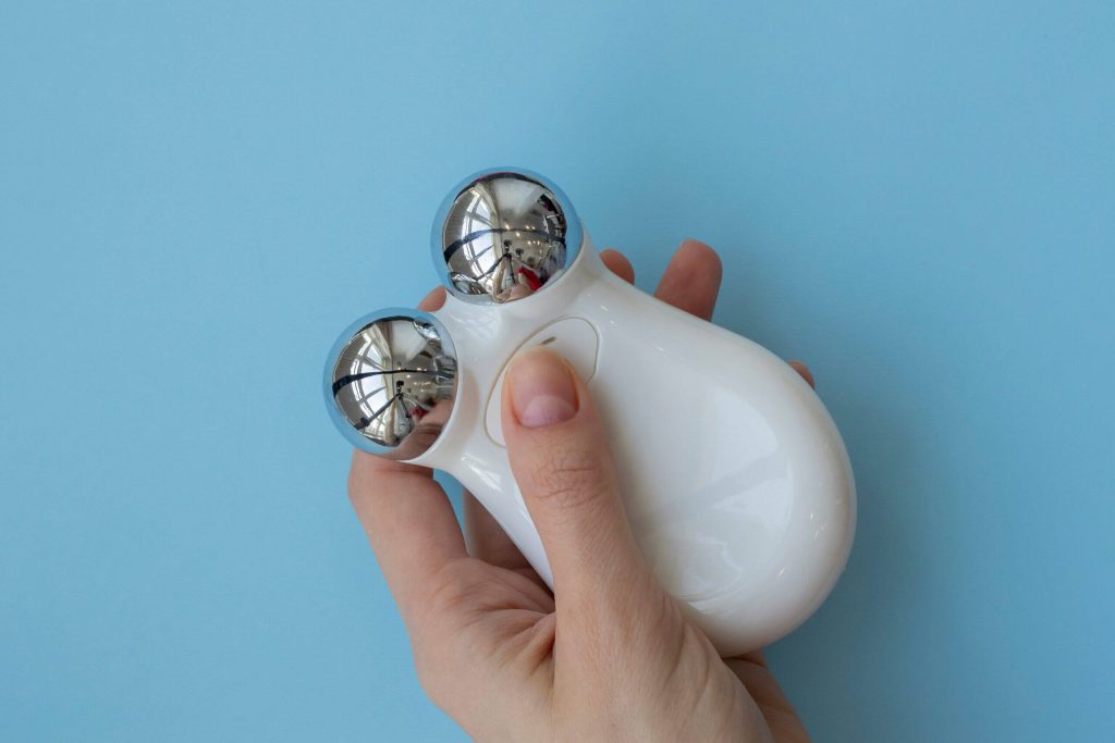 Microcurrent device for modern cosmetic treatments. Picture used by MagnaWavePEMF